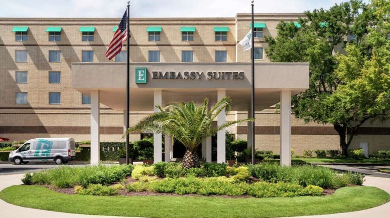 <b>Embassy Suites Brunswick Exterior</b>. Images powered by <a href="https://iceportal.shijigroup.com/" title="IcePortal" target="_blank">IcePortal</a>.