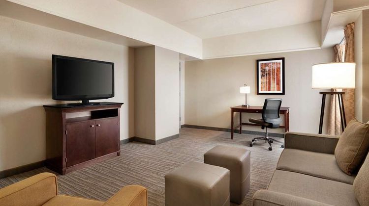 Embassy Suites Brunswick Room