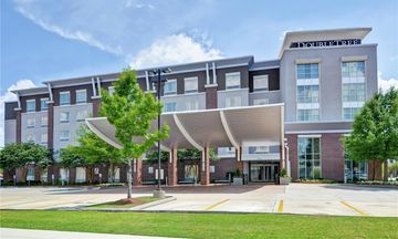 DoubleTree by Hilton Baton Rouge