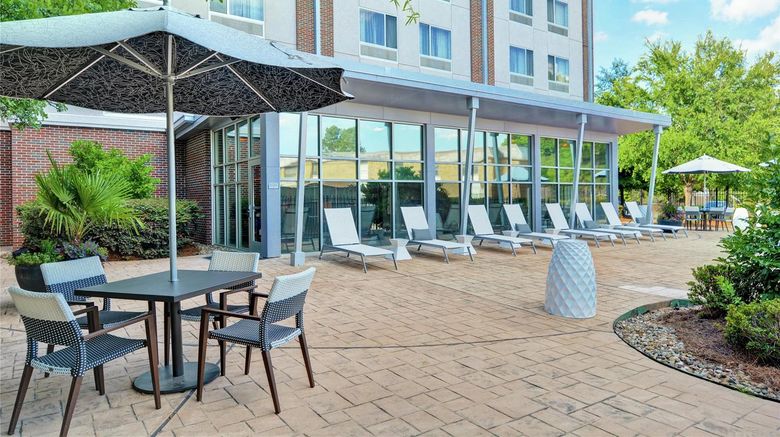 <b>DoubleTree by Hilton Baton Rouge Exterior</b>. Images powered by <a href="https://iceportal.shijigroup.com/" title="IcePortal" target="_blank">IcePortal</a>.