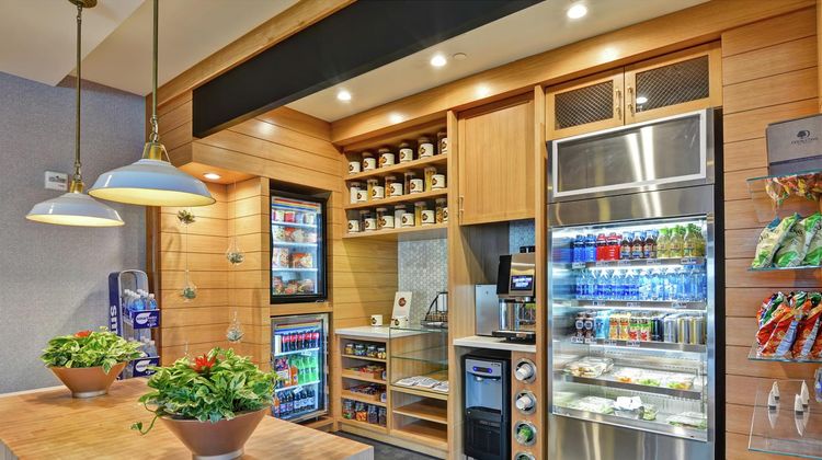 DoubleTree by Hilton Baton Rouge Restaurant