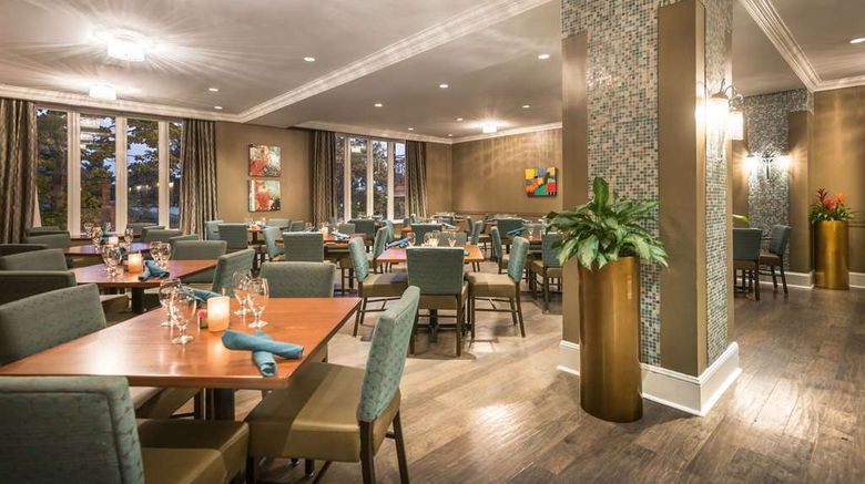 <b>Hilton Baton Rouge Capitol Center Restaurant</b>. Images powered by <a href="https://iceportal.shijigroup.com/" title="IcePortal" target="_blank">IcePortal</a>.