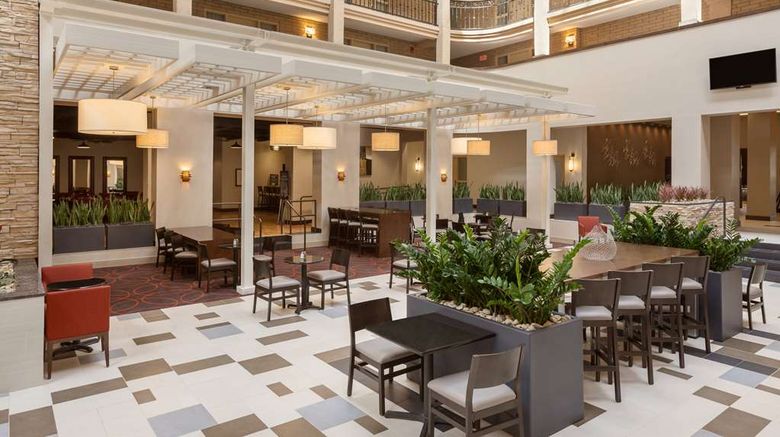 <b>Embassy Suites by Hilton Baton Rouge Lobby</b>. Images powered by <a href="https://iceportal.shijigroup.com/" title="IcePortal" target="_blank">IcePortal</a>.
