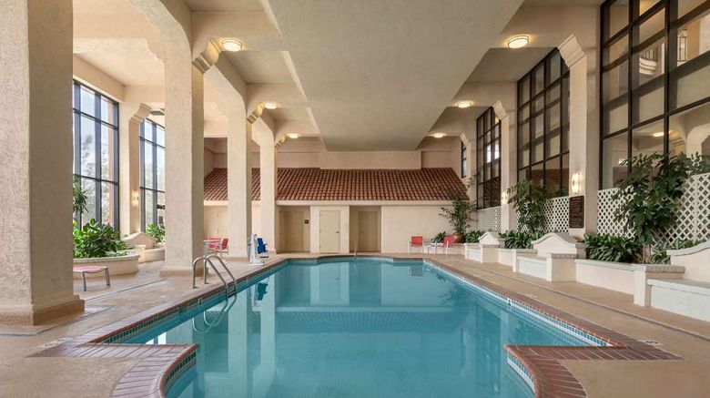 <b>Embassy Suites by Hilton Baton Rouge Pool</b>. Images powered by <a href="https://iceportal.shijigroup.com/" title="IcePortal" target="_blank">IcePortal</a>.