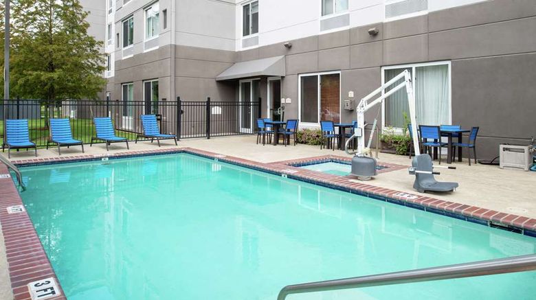 <b>Hilton Garden Inn Baton Rouge Arpt Pool</b>. Images powered by <a href="https://iceportal.shijigroup.com/" title="IcePortal" target="_blank">IcePortal</a>.