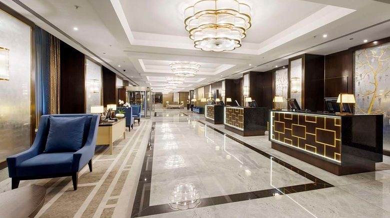 <b>Hilton Budapest Lobby</b>. Images powered by <a href="https://iceportal.shijigroup.com/" title="IcePortal" target="_blank">IcePortal</a>.
