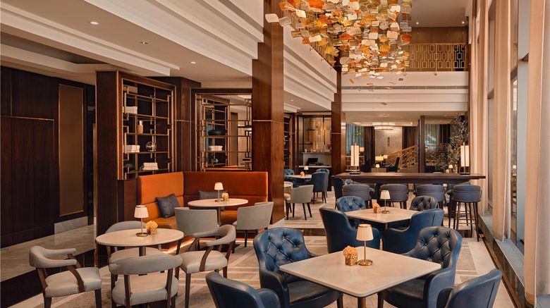 <b>Hilton Budapest Lobby</b>. Images powered by <a href="https://iceportal.shijigroup.com/" title="IcePortal" target="_blank">IcePortal</a>.