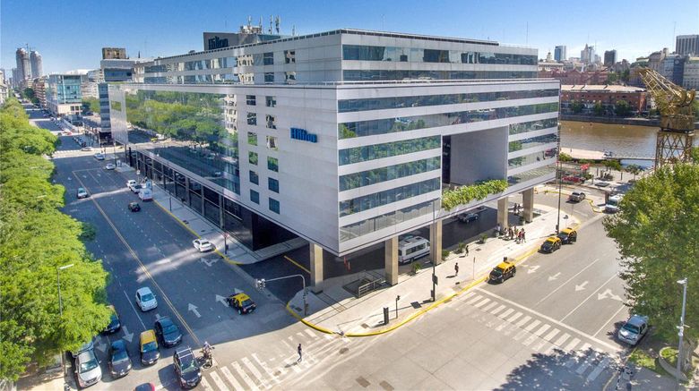 <b>Hilton Buenos Aires Exterior</b>. Images powered by <a href="https://iceportal.shijigroup.com/" title="IcePortal" target="_blank">IcePortal</a>.