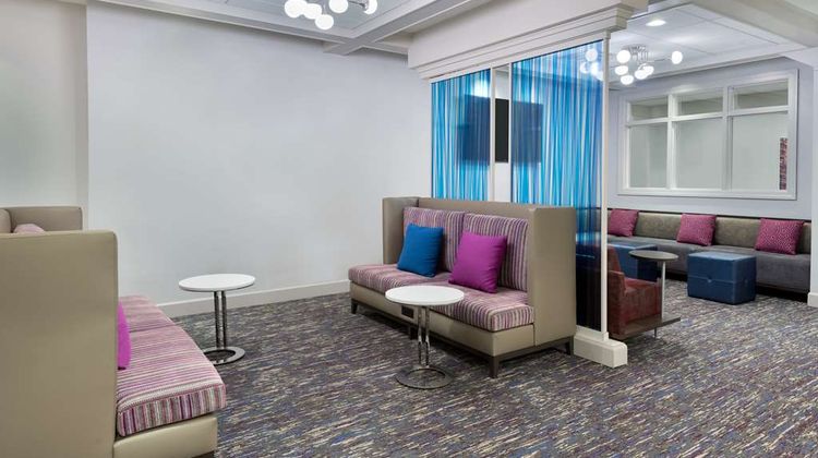 Hampton Inn & Suites Buffalo Downtown Lobby