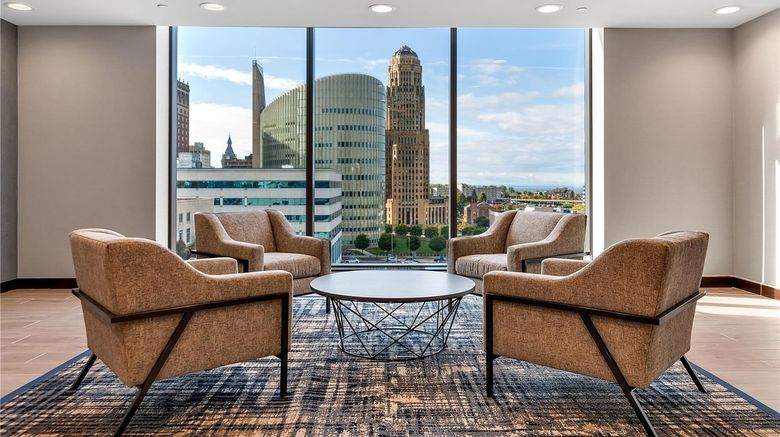 <b>Embassy Suites Buffalo Lobby</b>. Images powered by <a href="https://iceportal.shijigroup.com/" title="IcePortal" target="_blank">IcePortal</a>.