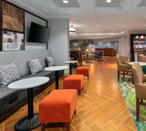 Hampton Inn Buffalo-Williamsville Lobby