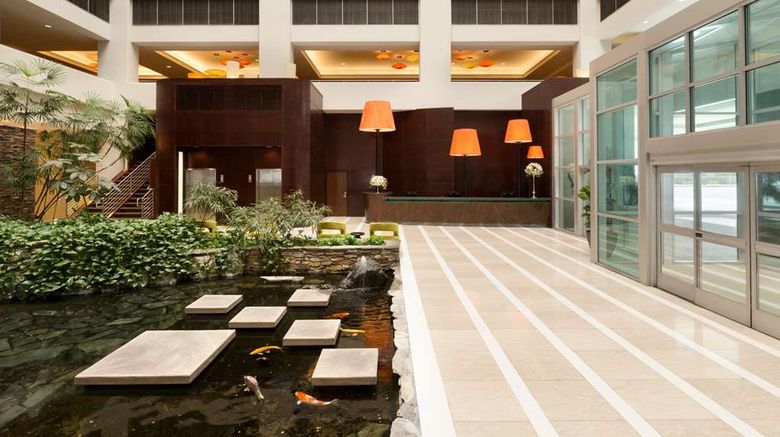 <b>Embassy Suites Los Angeles - Glendale Lobby</b>. Images powered by <a href="https://iceportal.shijigroup.com/" title="IcePortal" target="_blank">IcePortal</a>.