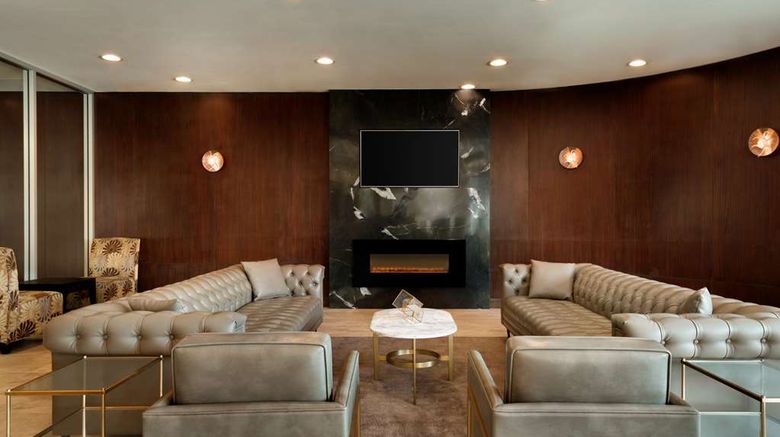 <b>Embassy Suites Los Angeles - Glendale Lobby</b>. Images powered by <a href="https://iceportal.shijigroup.com/" title="IcePortal" target="_blank">IcePortal</a>.
