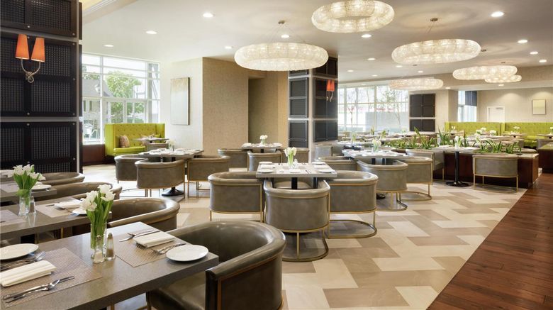 <b>Embassy Suites Los Angeles - Glendale Restaurant</b>. Images powered by <a href="https://iceportal.shijigroup.com/" title="IcePortal" target="_blank">IcePortal</a>.
