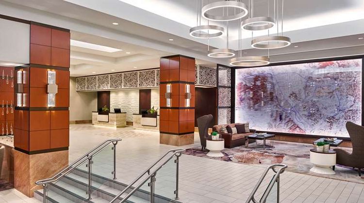 Hilton Los Angeles North/Glendale Lobby