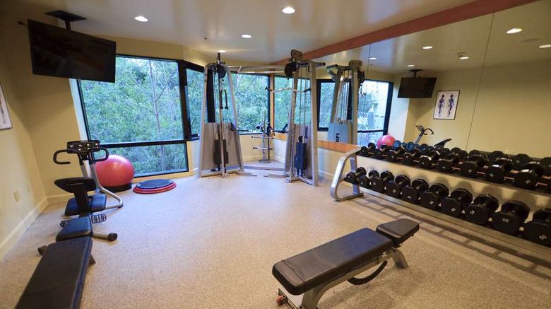 <b>Hilton Los Angeles/Universal City Health</b>. Images powered by <a href="https://iceportal.shijigroup.com/" title="IcePortal" target="_blank">IcePortal</a>.