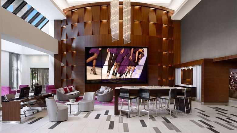 <b>Hilton Woodland Hills/Los Angeles Lobby</b>. Images powered by <a href="https://iceportal.shijigroup.com/" title="IcePortal" target="_blank">IcePortal</a>.