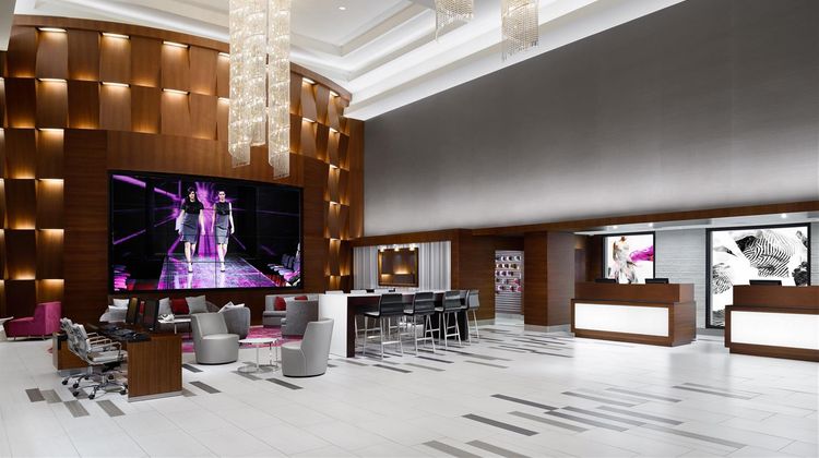 Hilton Woodland Hills/Los Angeles Lobby