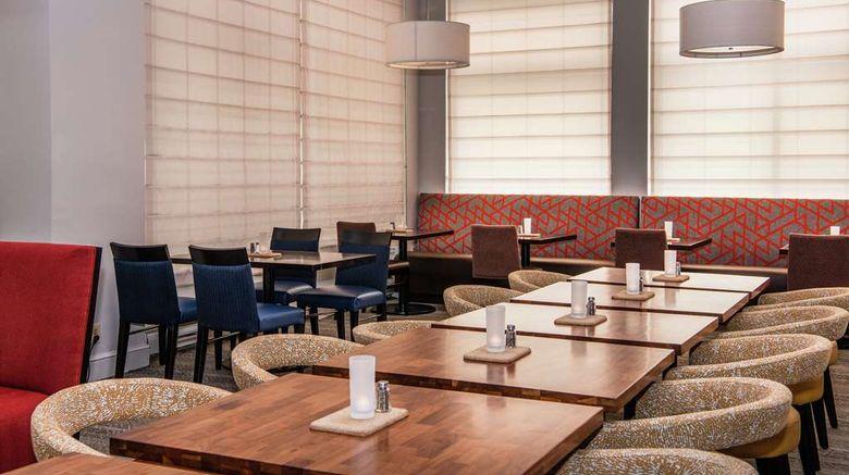 <b>Hilton Garden Inn BWI Airport Restaurant</b>. Images powered by <a href="https://iceportal.shijigroup.com/" title="IcePortal" target="_blank">IcePortal</a>.