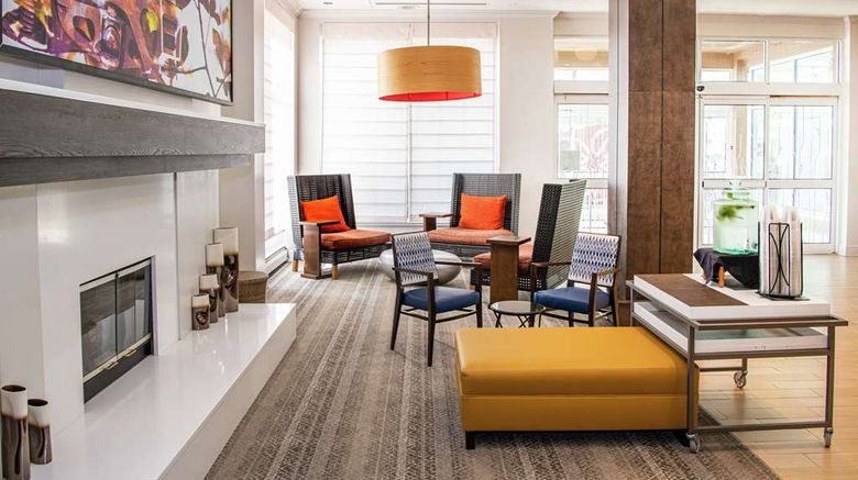 <b>Hilton Garden Inn BWI Airport Lobby</b>. Images powered by <a href="https://iceportal.shijigroup.com/" title="IcePortal" target="_blank">IcePortal</a>.
