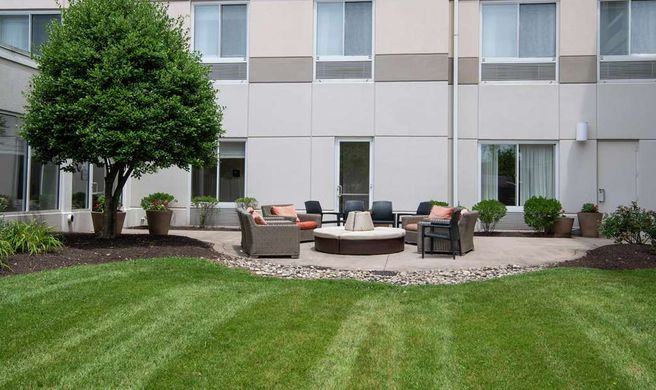 Hilton Garden Inn BWI Airport Exterior
