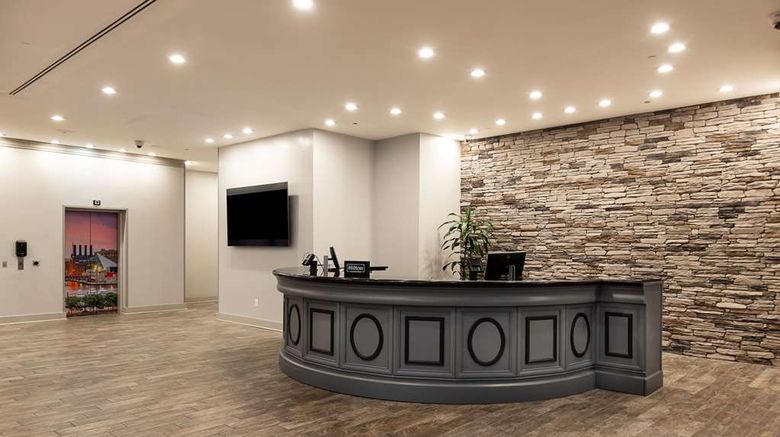 <b>Inn at the Colonnade, a Doubletree Hotel Lobby</b>. Images powered by <a href="https://iceportal.shijigroup.com/" title="IcePortal" target="_blank">IcePortal</a>.