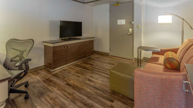 <b>Hilton Garden Inn Owings Mills Room</b>. Images powered by <a href="https://iceportal.shijigroup.com/" title="IcePortal" target="_blank">IcePortal</a>.