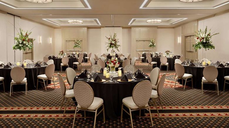 <b>Hilton Columbia Center Restaurant</b>. Images powered by <a href="https://iceportal.shijigroup.com/" title="IcePortal" target="_blank">IcePortal</a>.