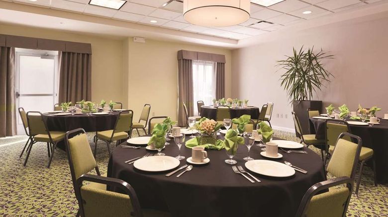 <b>Hilton Garden Inn Akron-Canton Airport Meeting</b>. Images powered by <a href="https://iceportal.shijigroup.com/" title="IcePortal" target="_blank">IcePortal</a>.