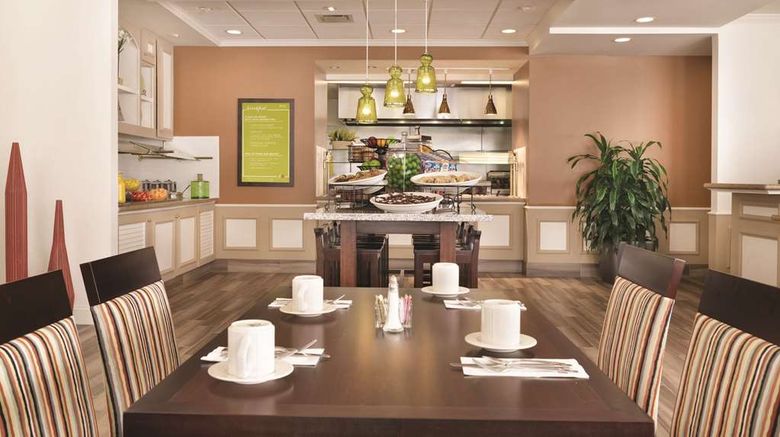 <b>Hilton Garden Inn Akron-Canton Airport Restaurant</b>. Images powered by <a href="https://iceportal.shijigroup.com/" title="IcePortal" target="_blank">IcePortal</a>.