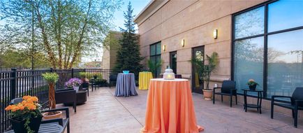 Hilton Garden Inn Akron Exterior