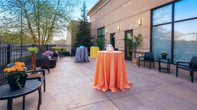 Hilton Garden Inn Akron Exterior