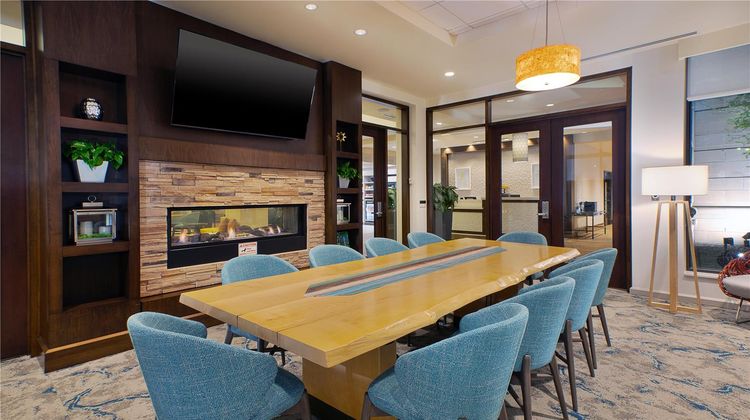 Hilton Garden Inn Akron Lobby