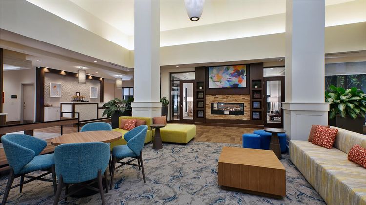 Hilton Garden Inn Akron Lobby