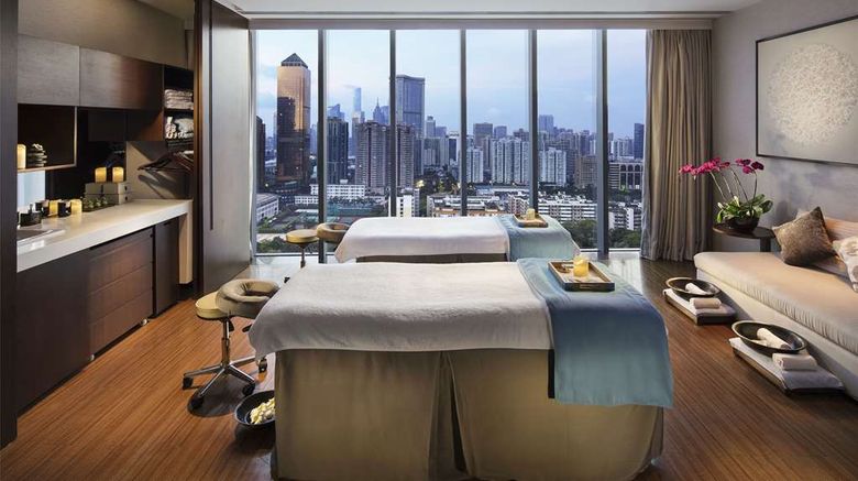 <b>Hilton Guangzhou Tianhe Recreation</b>. Images powered by <a href="https://iceportal.shijigroup.com/" title="IcePortal" target="_blank">IcePortal</a>.