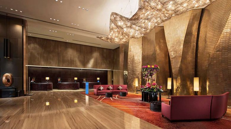 <b>Hilton Guangzhou Tianhe Lobby</b>. Images powered by <a href="https://iceportal.shijigroup.com/" title="IcePortal" target="_blank">IcePortal</a>.