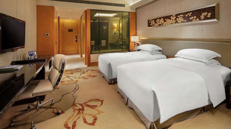 <b>Hilton Guangzhou Baiyun Hotel Room</b>. Images powered by <a href="https://iceportal.shijigroup.com/" title="IcePortal" target="_blank">IcePortal</a>.