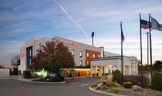 Hampton Inn Chicopee Exterior