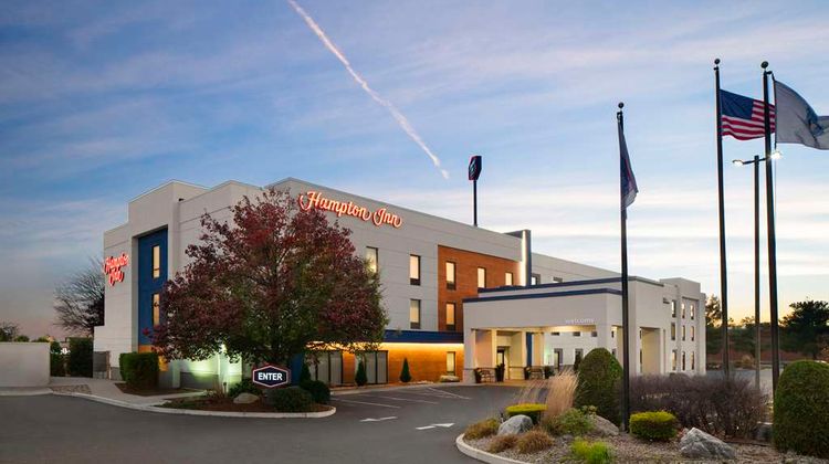Hampton Inn Chicopee Exterior