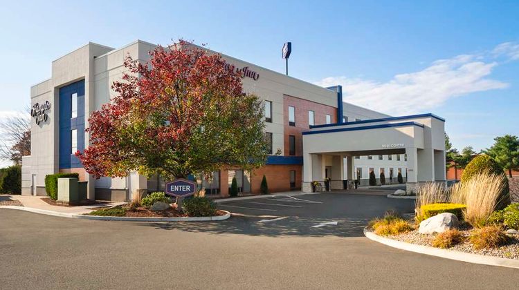 Hampton Inn Chicopee Exterior