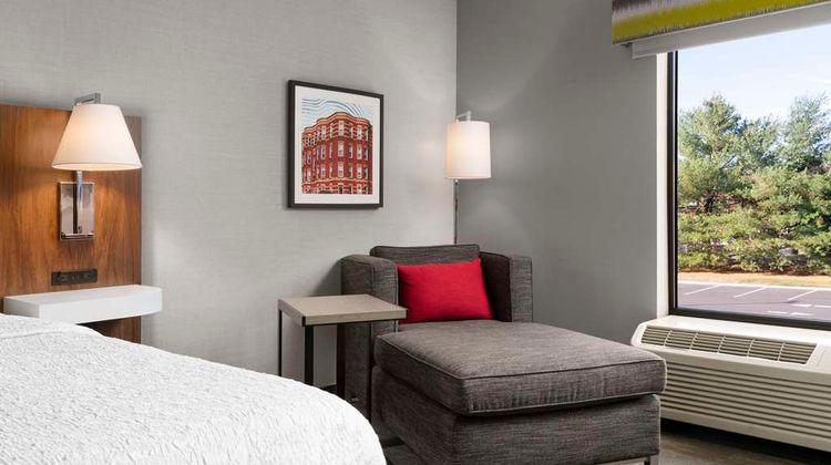 Hampton Inn Chicopee Room