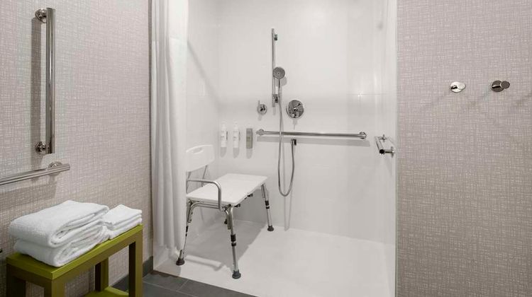 Hampton Inn Chicopee Room