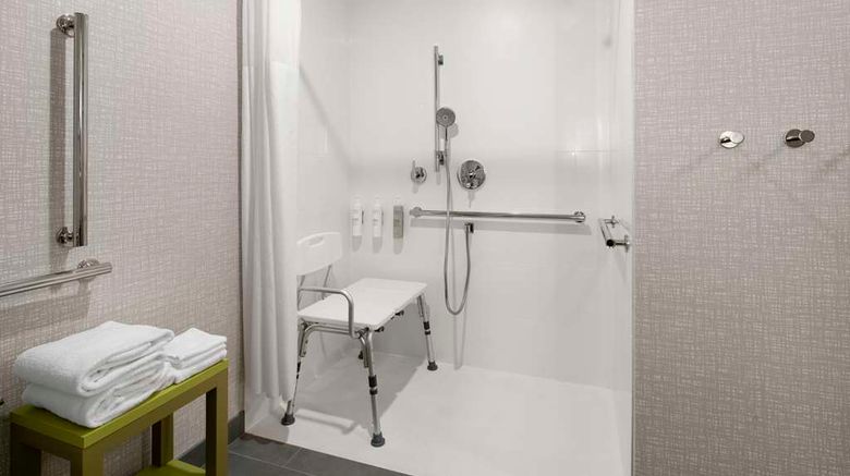 <b>Hampton Inn Chicopee Room</b>. Images powered by <a href="https://iceportal.shijigroup.com/" title="IcePortal" target="_blank">IcePortal</a>.