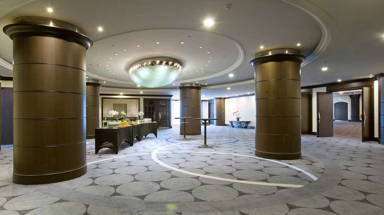 <b>Hilton Paris Charles de Gaulle Airport Meeting</b>. Images powered by <a href="https://iceportal.shijigroup.com/" title="IcePortal" target="_blank">IcePortal</a>.