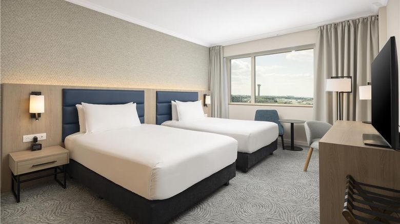 <b>Hilton Paris Charles de Gaulle Airport Room</b>. Images powered by <a href="https://iceportal.shijigroup.com/" title="IcePortal" target="_blank">IcePortal</a>.
