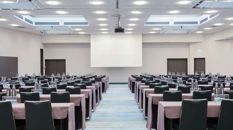 <b>Hilton Cologne Meeting</b>. Images powered by <a href="https://iceportal.shijigroup.com/" title="IcePortal" target="_blank">IcePortal</a>.