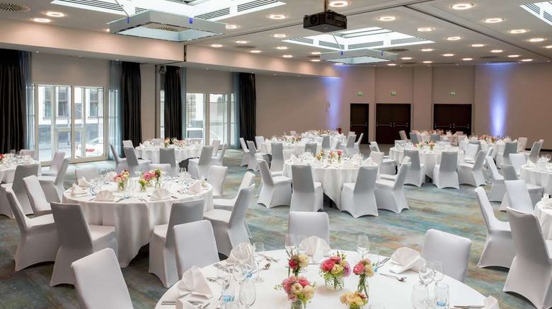 <b>Hilton Cologne Meeting</b>. Images powered by <a href="https://iceportal.shijigroup.com/" title="IcePortal" target="_blank">IcePortal</a>.