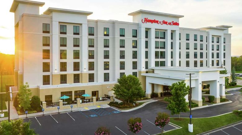 <b>Hampton Inn & Suites Chattanooga Exterior</b>. Images powered by <a href="https://iceportal.shijigroup.com/" title="IcePortal" target="_blank">IcePortal</a>.