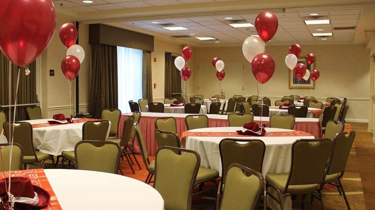 Hilton Garden Inn Addison Restaurant
