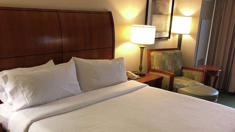 Hilton Garden Inn Addison Room